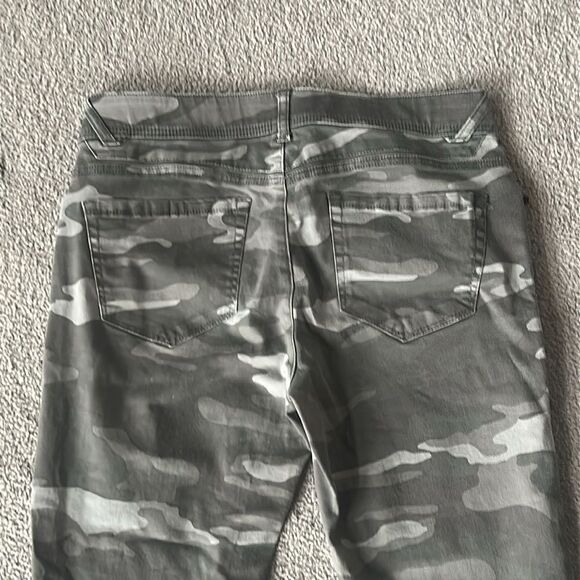 Democracy Camouflage Skinny Jeans with Ab Solution Technology - Picture 4 of 9